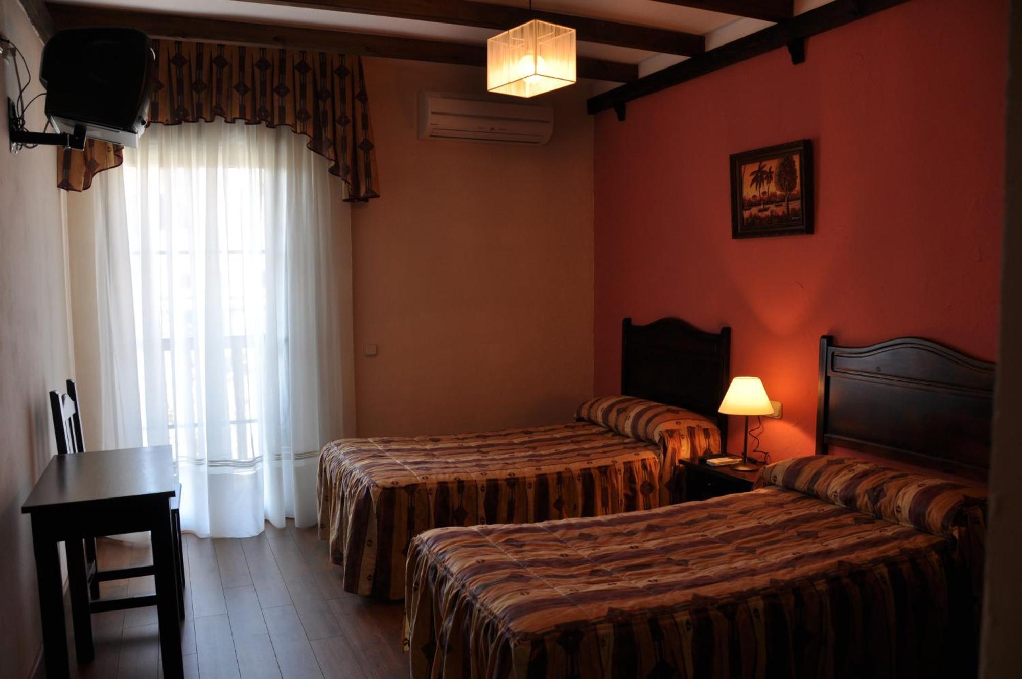 Apartamentos El Mirador Del Soto Сотосеррано Номер фото