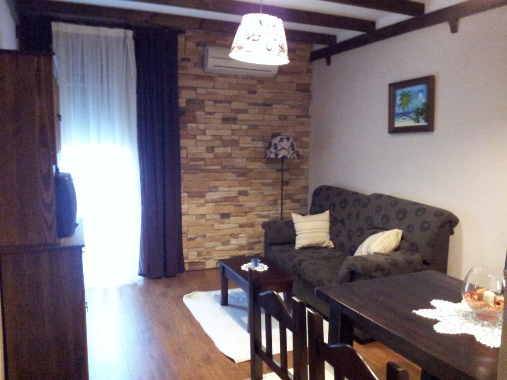Apartamentos El Mirador Del Soto Сотосеррано Экстерьер фото
